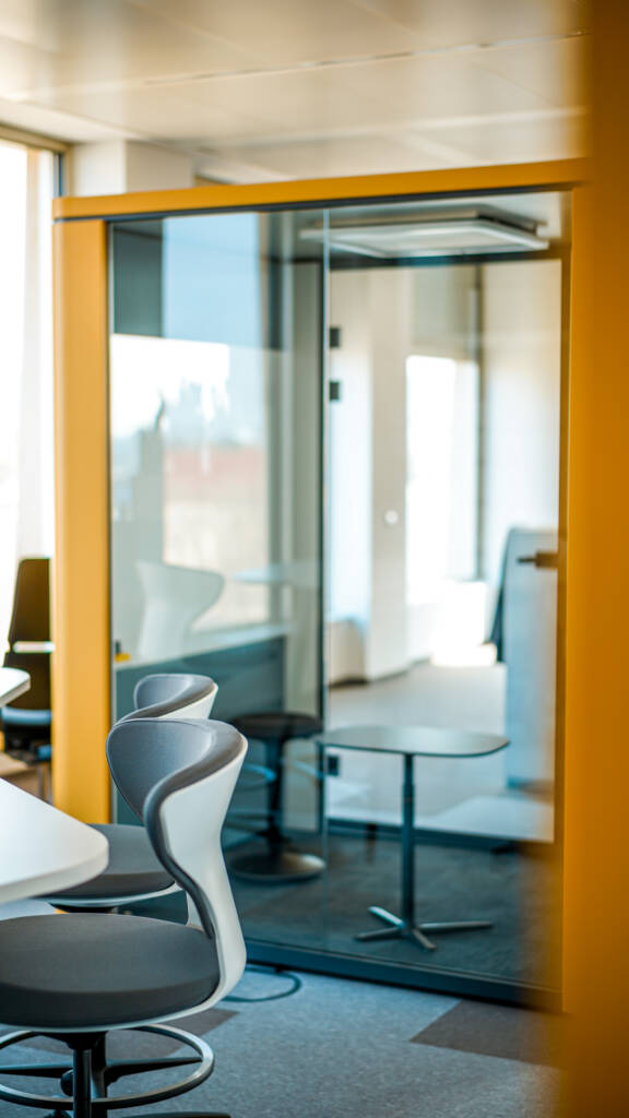 Echobot Office-5 Echobot Office-5